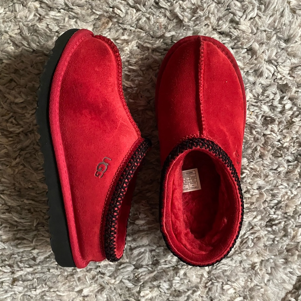 Ugg, red, big girl, size 2